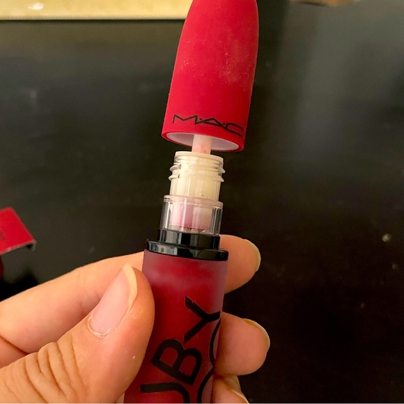Mac Ruby Boo powder kiss liquid lip color- limited edition - Picture 4 of 4